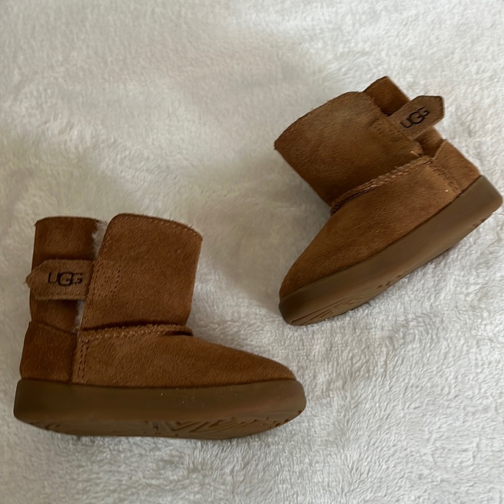 UGG Unisex-Child Keelan Boot